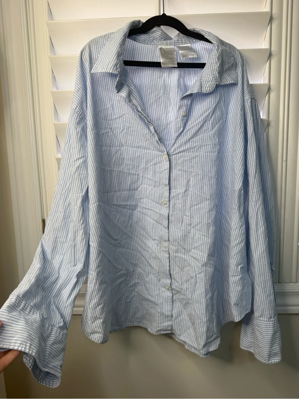 H&M Light Blue Pinstripe Button-Up Shirt - Picture 2 of 4